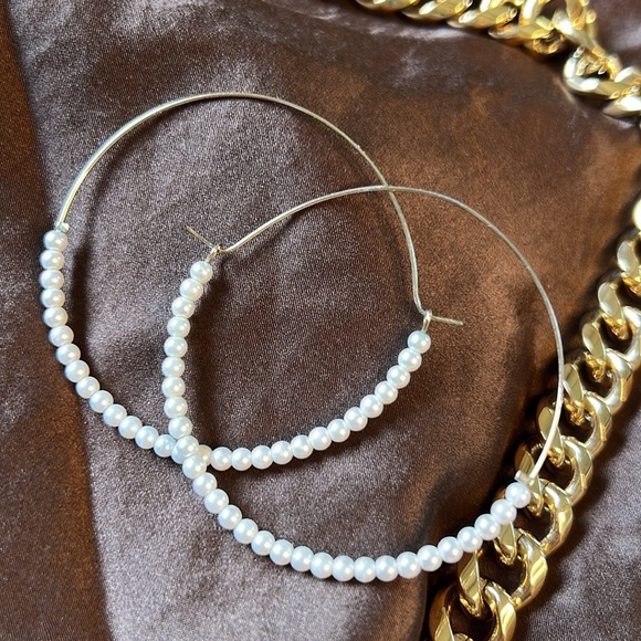Pearl and Golden Wire Hoop Earrings - Picture 4 of 4